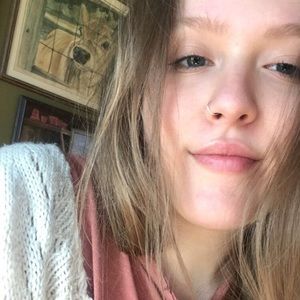 Meet your Posher, Alicia